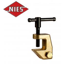 K2 1200 A.  Robust cast brass clamping head with sturdy M 16 thumb screw 